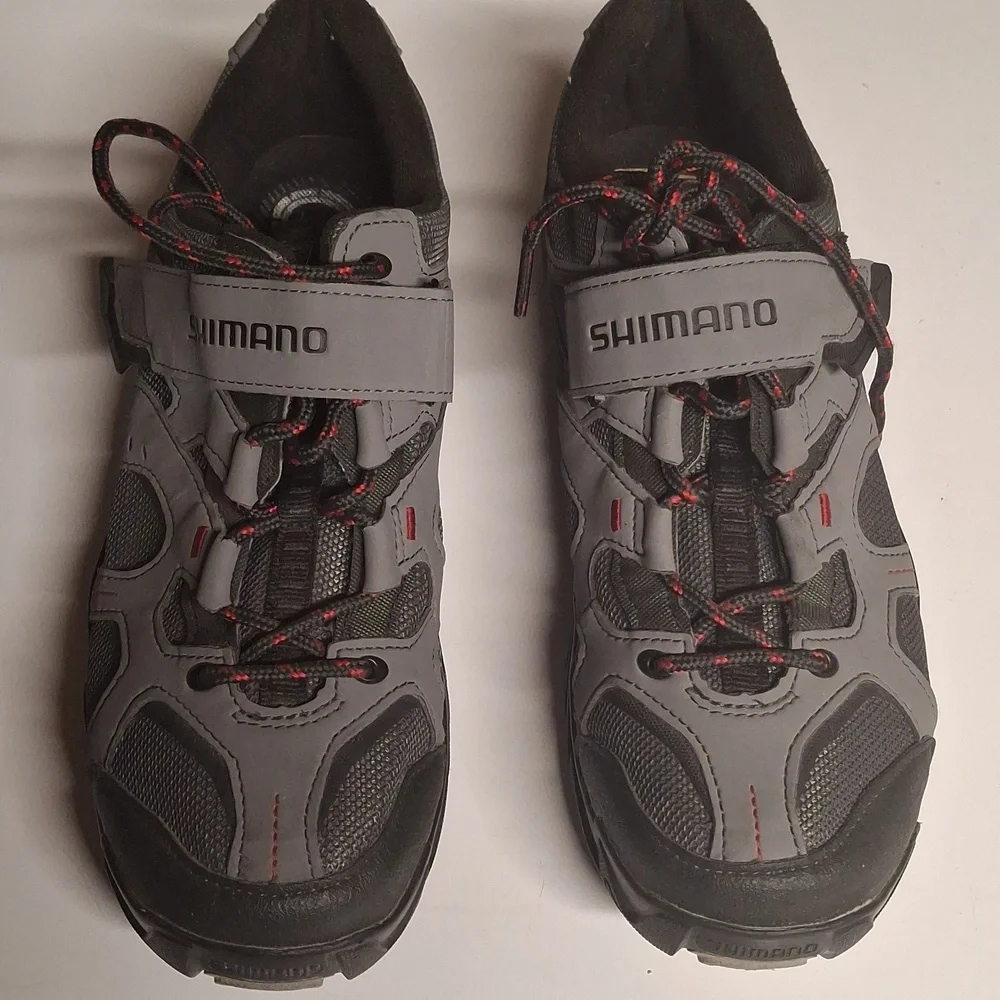 Shimano MTB Men's Cycling Shoes Gray & Red Size 44 (9.5) - Picture 1 of 7